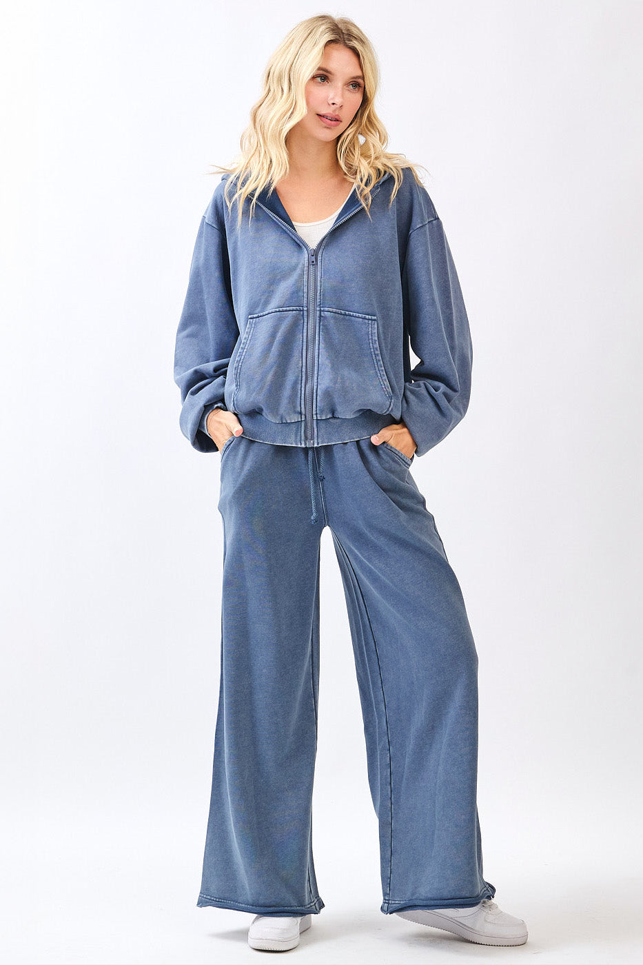 The Voyage Mineral Set- Indigo