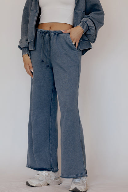 The Voyage Mineral Set- Indigo