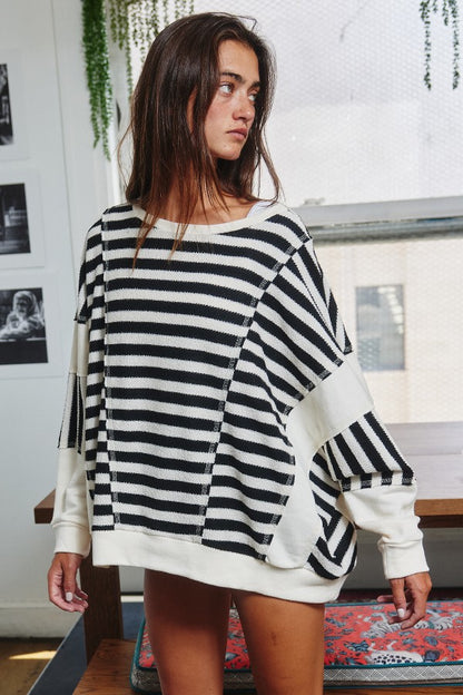 Cozy Contrast Detail Oversized Sweatshirt Top- Black/Cream