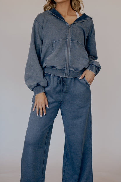 The Voyage Mineral Set- Indigo