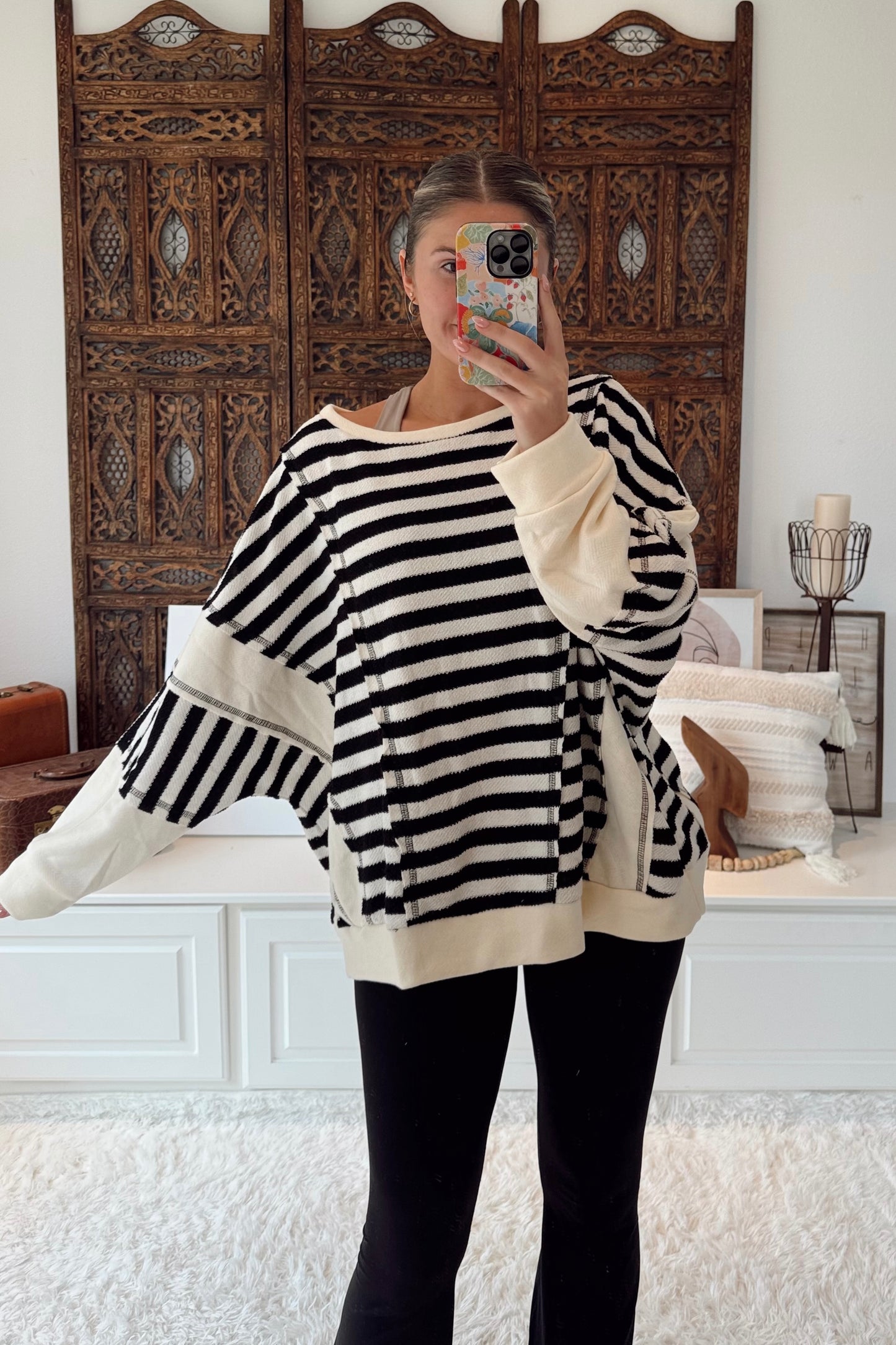 Cozy Contrast Detail Oversized Sweatshirt Top- Black/Cream